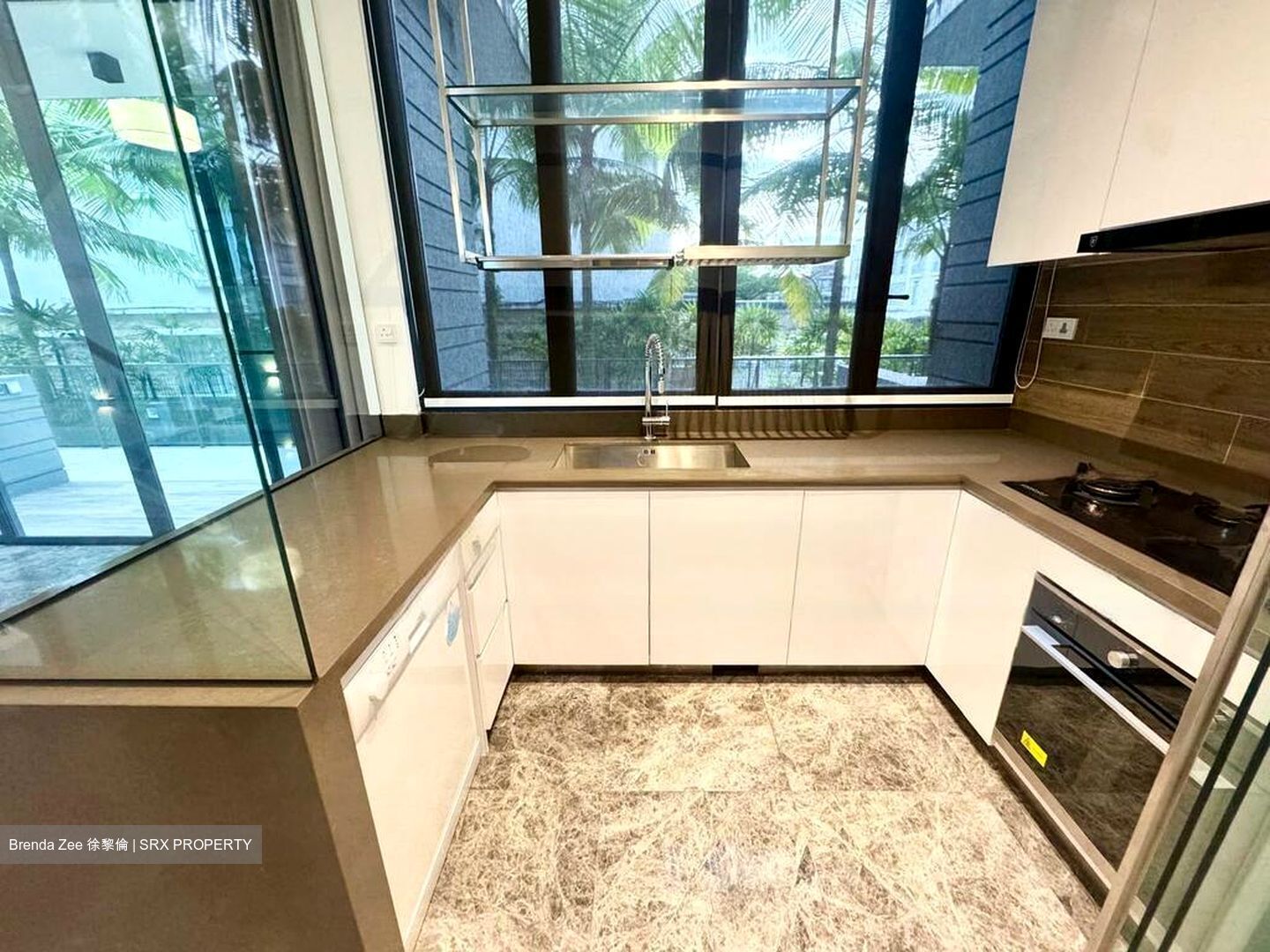 Sunrise Terrace (D28), Terrace #483632401